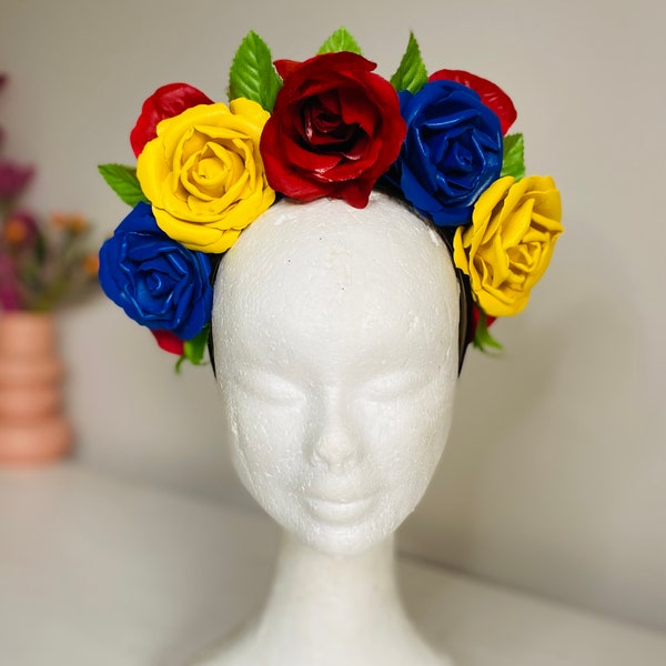 Casque Frida Kahlo. Bandeau décoratif rose rouge, jaune et bleu, coiffure du jour des morts, casque de danse, couronne halo de roses