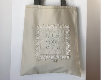 sac fourre-tout pliable avec une dentelle antique