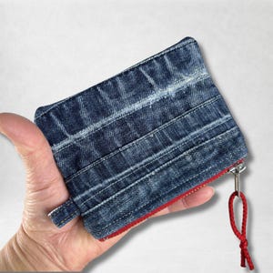 Mini Tasche aus Jeans Patchwork – handgemachtes Etui aus Denim Streifen, Upcycling Design, kleine Aufbewahrung – Denim Unikat