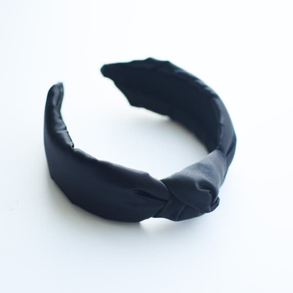 Black Satin Knotted Headband: Women display picture 2