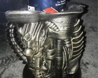 Alien 3D printed mug / beer can holder