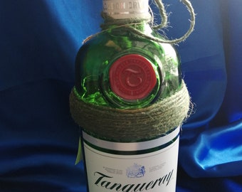 Botella de ginebra Tanquery reciclada de 70 cl con luces LED