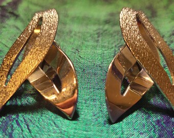 1960s Sarah Coventry Costume Jewelry Silver Tone Leaf Clip-On Earrings
