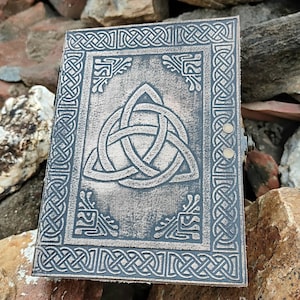 Leather Journal TRIQUETRA knot journal Trinity celtic knot Leather Diary Book of Shadows Notebook Grimoire Spell Book Diary Sketch book Gift