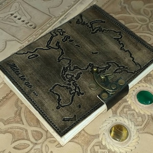 Agenda en cuir avec carte du monde en relief, carnet de voyage, carnet de notes, agenda, carnet de croquis, cadeau, agenda personnel, carte, envie de voyager 5 x 7, carte du monde, cuir,