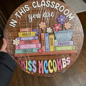 Letrero personalizado para la puerta del profesor: En esta aula, letrero de madera personalizado imagen 2