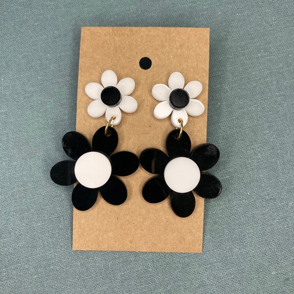Mod Dangling Flower Power Earrings