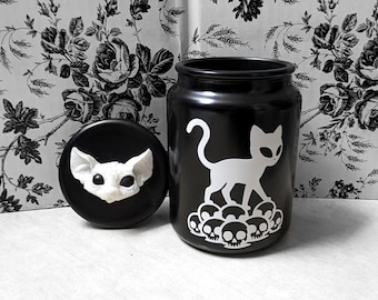 Alien Cat on Skulls Container | Black Glass Gothic Candy Jar/Kitchen Storage Canister |Goth Coffee Table Décor |Witchy Creepy Home Accessory