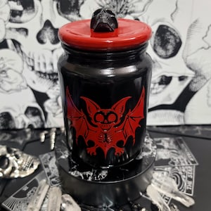 Container vampiervleermuis, zwart-rode glazen gotische koekjestrommel, Witchy keukenvoorraadbus, gothic salontafeldecor, griezelig huisaccessoire