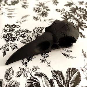 Mini CROW SKULL FIGURINE • Realistic Resin Bird Skull • Many Colors • Desk Paperweight • Macabre Witchy Goth Home Décor • Creepy Gothic Gift