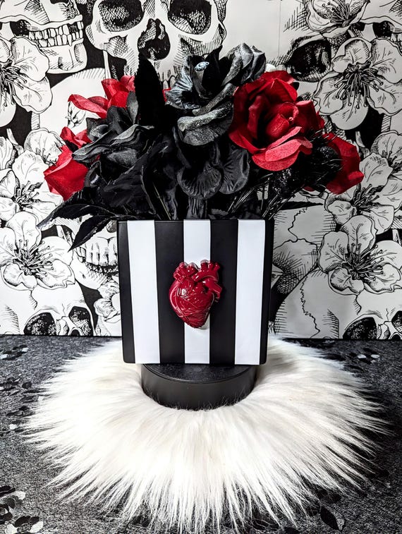 Anatomical Heart Striped Vase