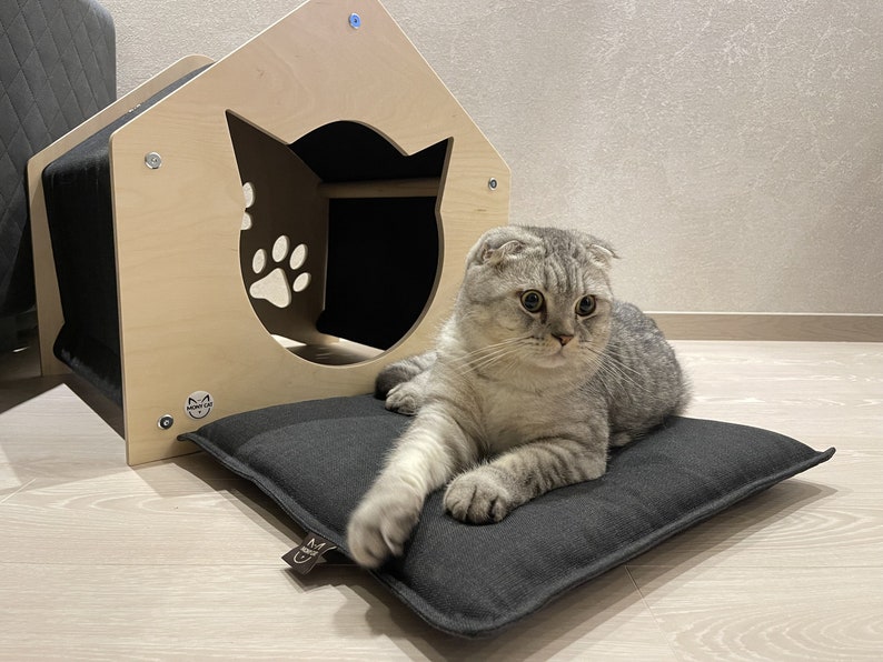 Wooden Cat House: Modern Pet Furniture for Indoor Comfort Dark grey