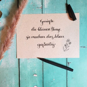 Spruch handgelettert auf A5 Graspapier