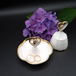 Maruri Masterpiece vintage ring bowl and wedding bell made of fine porcelain. 1978 ENESCO.