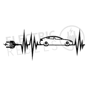Könnte beinhalten: Schwarzweißgrafik eines Elektroautos mit einem Stecker, der an einen stilisierten Herzschlag angeschlossen ist. Der Text "Electric Rebels" ist im Hintergrund sichtbar.