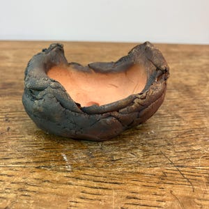 Maceta artesanal, maceta para bonsái, estilo rústico primitivo, ahumada.