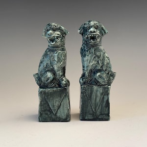 Salt and Pepper Shakers Fu Foo Dog Set Allerton Park Garden Collection Ceramic Frith Chinese Dragons