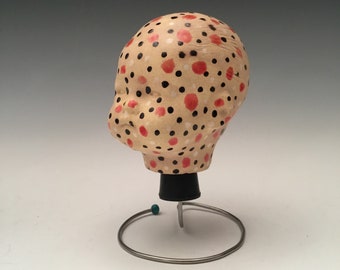 Escultura de cabeza de muñeca de cerámica: Arte moderno de Frithpot Pottery
