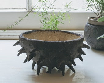 Handmade ceramic bowl | Contemporary Design | Black brown clay | Sculptural | Spikes | Homedecor