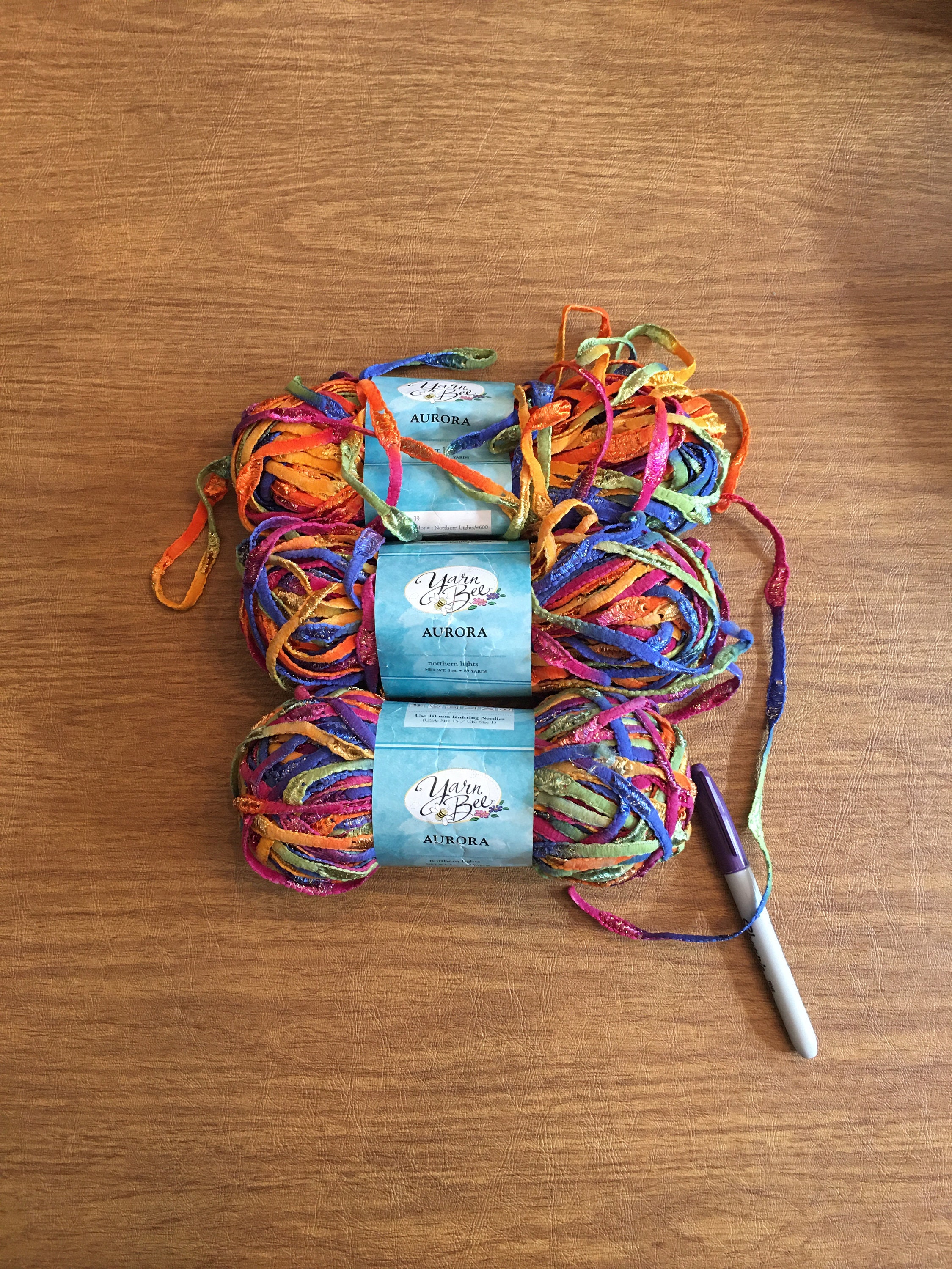 TWO 3 oz Yarn Bee AURORA NORTHERN LIGHTS #600 Super Bulky Yarn 6 CROCHET  Knit