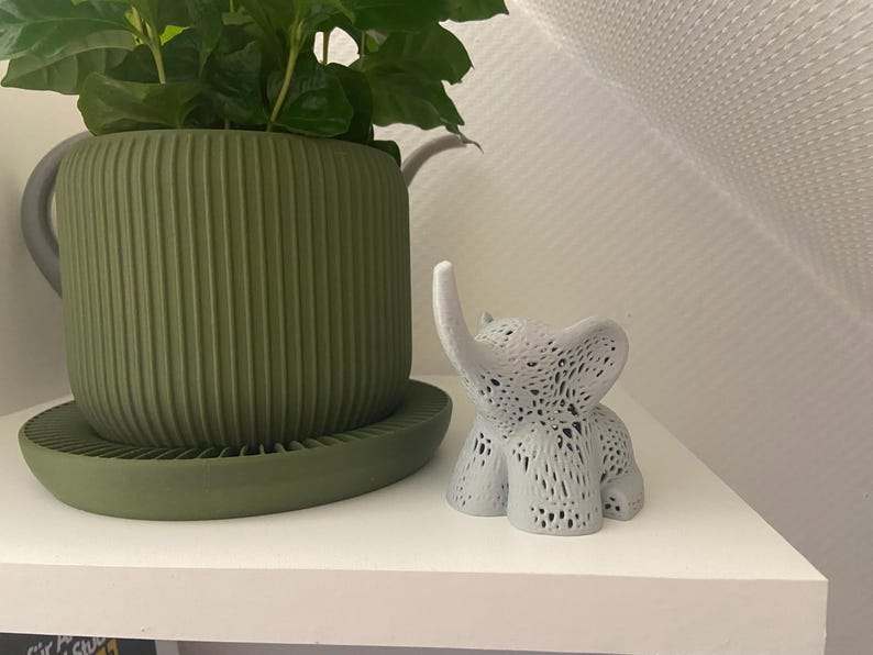 Ein süßer Elefant als Geschenkidee für Mama als Kerzen Halter zum Geburtstag