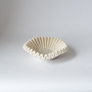 Mira Ruffled Marble bowl, 9 Inches