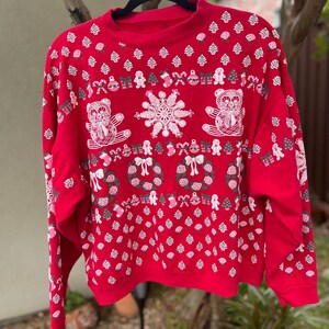 Vintage 80s 90s Graphic Christmas Sweatshirt.