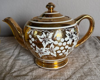 Vintage Sadler England Gold Lustre Teapot with White Grape Vine Pattern | English Ceramic Teapot with Lid | Mid-Century Collectible