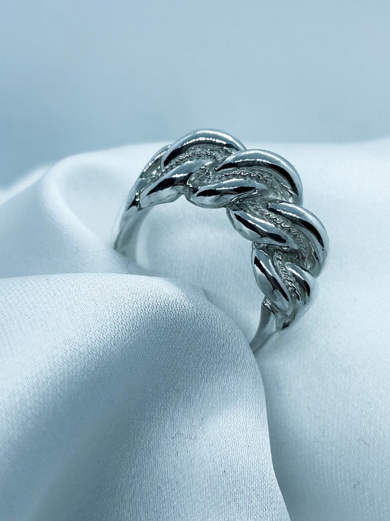 The ring shop of namejs