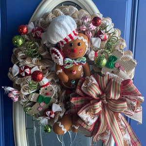 Gingerbread man Christmas wreath, welcome Christmas wreath, gingerbread man wreath, gingerbread welcome wreath. Beige