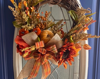 Fall front door grapevine welcome wreath,  fall welcome wreath, fall grapevine wreath. Fall foilage wreath,