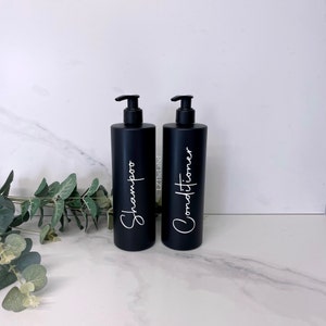 Personalisierte schwarz matt 500ml Plastikflasche mit Auswahl an Pump / wiederverwendbar, nachfüllbar / Badezimmer / Shampoo, Conditioner, Toilettenartikel usw