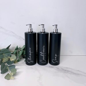 Personalisierte schwarz matt 500ml Plastikflasche mit Auswahl an Pump / wiederverwendbar, nachfüllbar / Badezimmer / Shampoo, Conditioner, Toilettenartikel usw