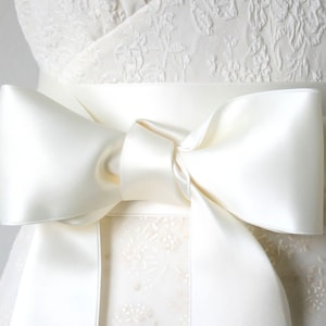 Ivory White Wedding Sash - Satin Ribbon Belt - First Communion Dress - Flower Girl - Bridesmaid Belts - Custom Made