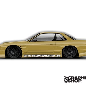 Könnte beinhalten: Illustration eines goldfarbenen Sportwagens mit schwarzen Rädern. Das Auto hat ein niedriges Profil und ein schlankes Design. Der Text "WWW.GYGRAPHICSSHOP.COM" ist auf der Seite aufgedruckt. Das Bild enthält auch den Text "GRAPHICS USHOP".