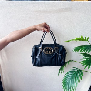 La Femme Vintage - Authentic Gucci doctor bag in navy. 10.5 L x