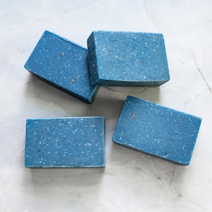 Blaubeer-Seife, handgemacht, Peeling-Seife, natürliche handgemachte Seife, Peeling, Weihnachtsgeschenk, Geburtstagsgeschenk, Geschenke für Frauen