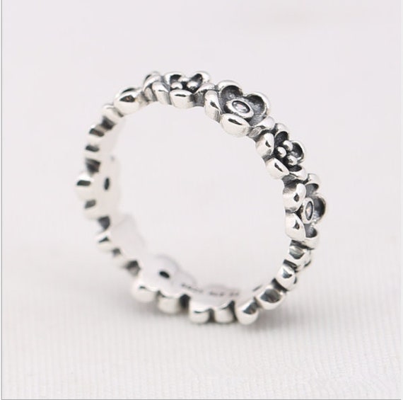 Pandora hotsell serenity ring