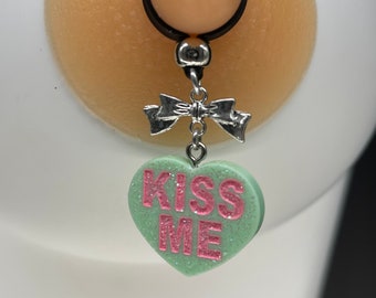 Green and pink sparkly heart with bowknot