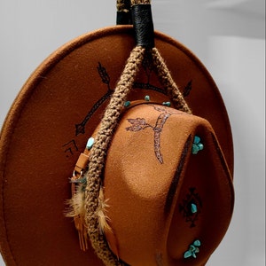 Lasso hat holder