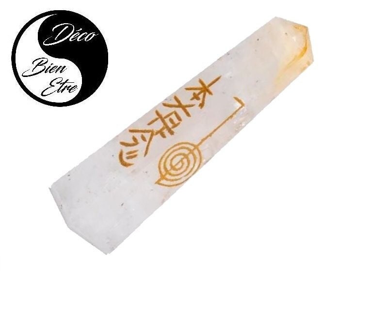 Pointe en Cristal de Roche Quartz avec Inscriptions Suclptées Multi Usages | Lithothérapie Massage S
