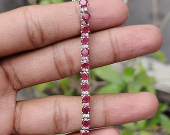 Rubin Tennis Armband aus Sterling Silber - Zierliche Roter Edelstein Armband - Juli Geburtsstein Schmuck - Luxusgeschenk für Frauen und Mädchen