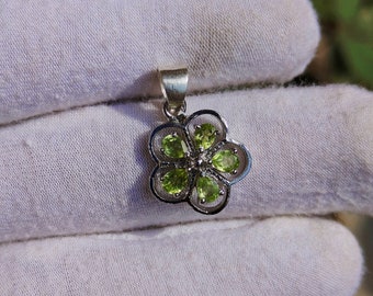 Sterling Silver Peridot Flower Pendant Necklace