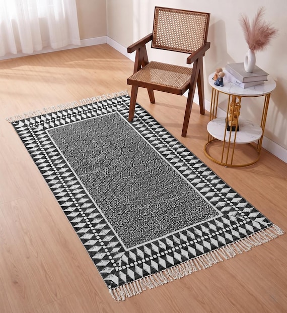 Handbedruckter Läuferteppich (120 x 300 cm), schwarz-weißer Baumwollteppich, Boho-Läufer für Flur, Läuferteppich im Landhausstil, handgefertigter indischer Teppich