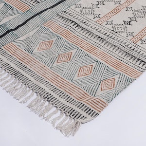 Hand Block Printed Cotton Dhurrie Rug: Flatweave Area Rug