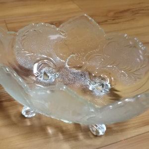 Beautiful Vintage Etched Pedestal Fruit Bowl