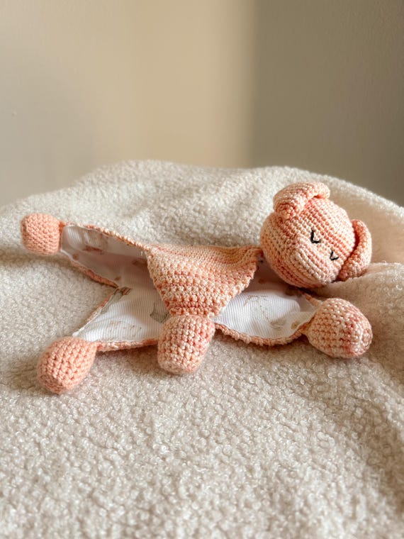 Pink Pig Doudou – Crochet and Fabric Baby Blanket – Baby Shower - Main Image