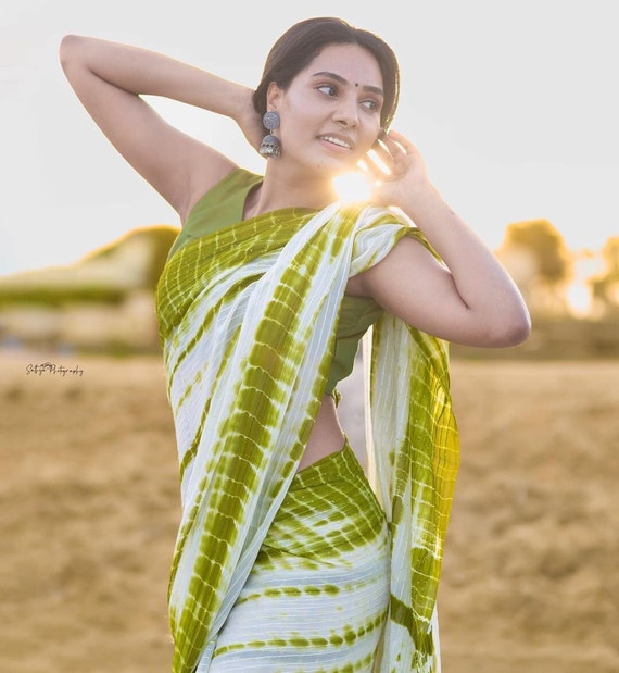 The Allure of Leheriya Saree: Timeless Fashion from Rajasthan | by  Zoysacorrea | Medium