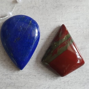 Lapis Lazuli + Jasper Cabochon Druppels Draak