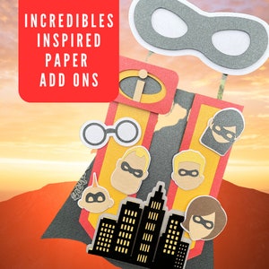 Pode incluir: Recortes de papel inspirados no filme Os Incríveis. Os recortes incluem os membros da família, suas máscaras, óculos e uma paisagem urbana. O texto "Incredibles Inspired Paper Add Ons" está em vermelho.